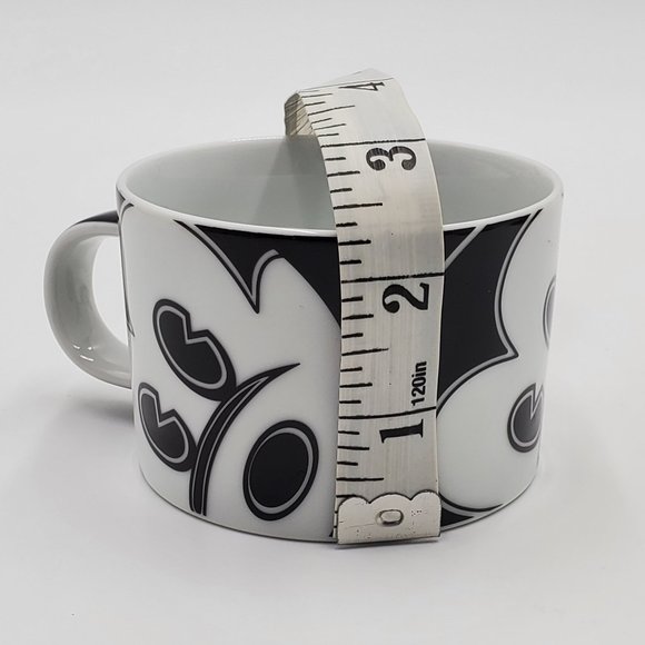 Disney Dimensions Japan - Black & White Mickey cups & saucers - Picture 14 of 16